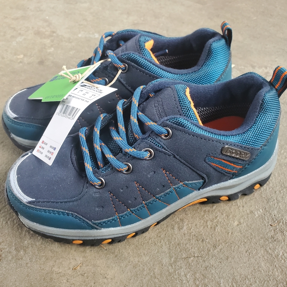 Kids Hiking shoes size 1 brand new